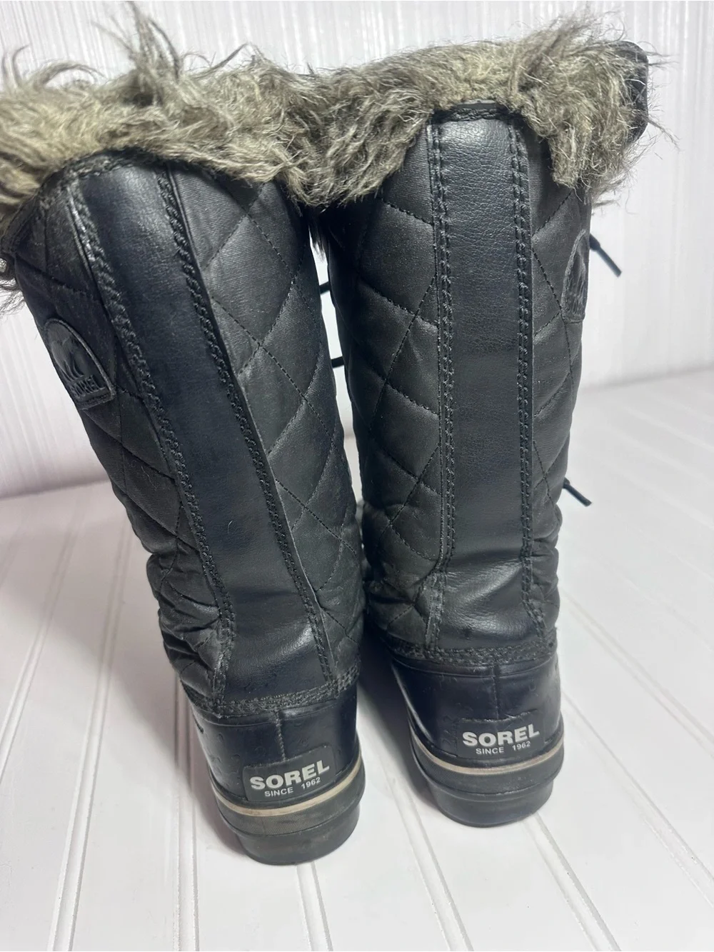 Sorel balck quilted